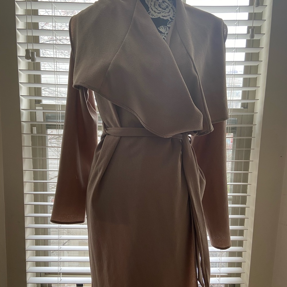 Light trench coat
